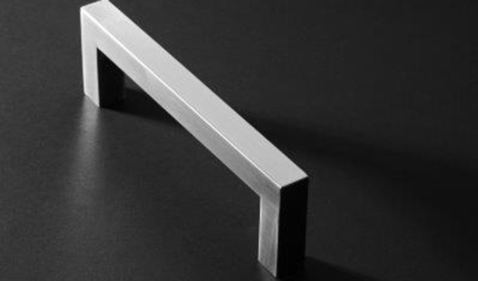 Pega para porta de madeira